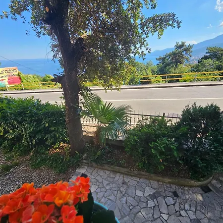 Apartament Lovely With A Private Terrace And Sea View